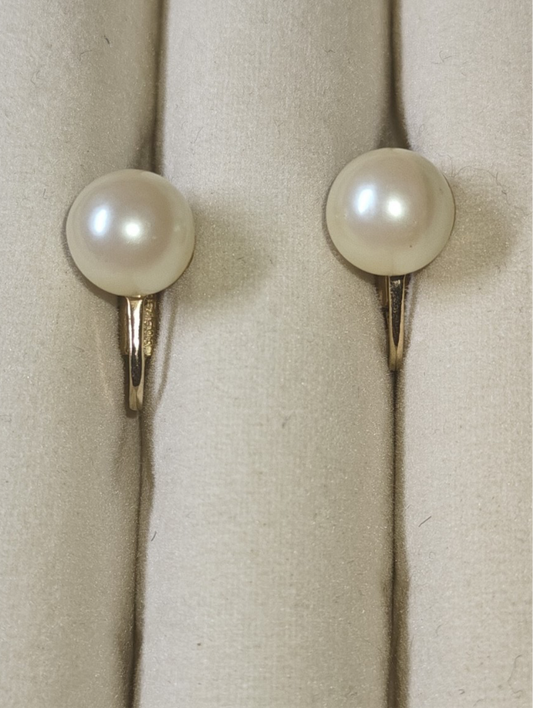 Excellent vintage 9 carat yellow gold imitation pearl screw back earring
